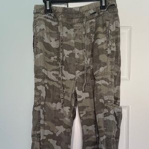 Women’s Camo Cargo Pant
